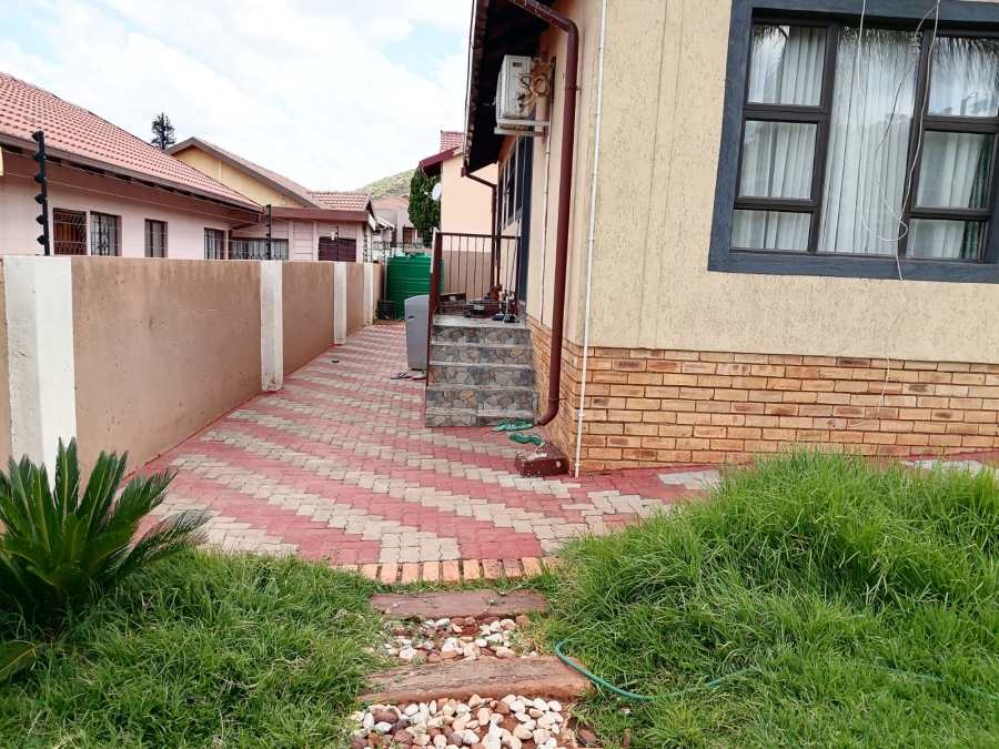 3 Bedroom Property for Sale in Tlhabane West North West
